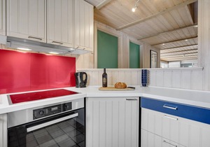 The large cottage with indoor pool, whirlpool for 6 and sauna welcomes you on a level plot, which is
