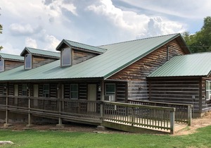 The Meadows Lodge is a Hotel style lodge with 8 rooms and 2 suites available.