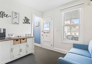 The Melrose- 3C, Private Bed & Bath