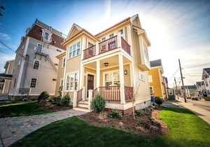 The Newport Lofts - 611 Thames Street