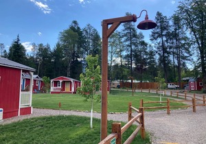 The Red Station by Glacier - Cabin #5 with AC and laundry