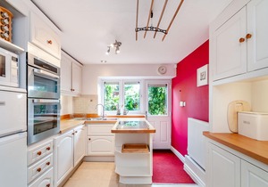 THE SHIPPON, family friendly, with open fire in Grassington