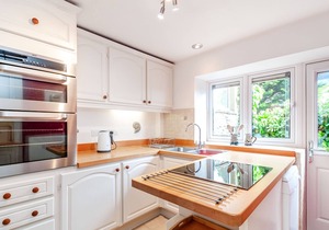 THE SHIPPON, family friendly, with open fire in Grassington