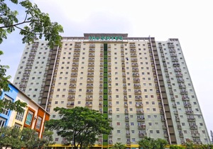 The Suites Metro Apartment by Desta Farispro