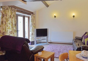 This delightful conversion provides a well equipped holiday accommodation.