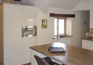 This delightful single storey cottage offers cosy holiday accommodation.