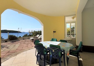 Three bedroom apartment near beach Zečevo Rtić, Rogoznica (A-8366-a)
