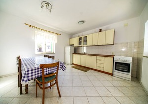 Three bedroom apartment with terrace and sea view Postira, Brač (A-18472-a)
