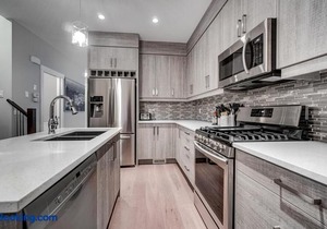 Three-Bedroom with Fireplace #41 Sunalta Downtown