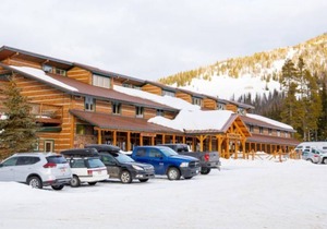 Three Fantastic Cottages, Located Near All the Excitement w/ Parking!