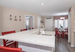 Tiffanie by the Sea Ocean side Condo with pool! Sleeps 6, New to market! 5*****