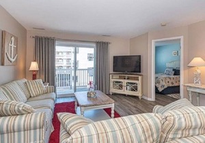 Tiffanie by the Sea Ocean side Condo with pool! Sleeps 6, New to market! 5*****