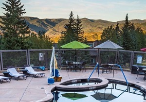 Timberline 317 Studio Loft Deluxe ~ Hot Tub~Pool~WiFi~Ski-in/out~Local Shuttle