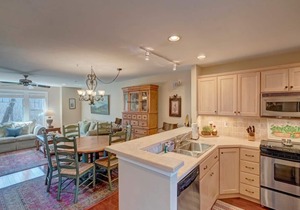 Timbers D-1- Mountain Condo, Echota Gated Resort, Indoor/Outdoor Pools and Hot Tub, Fitness Area,.