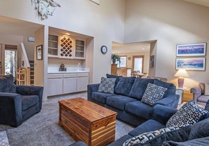 Tokatee! Double Master Suites in this Large Family Home Near Golf, River and Tra