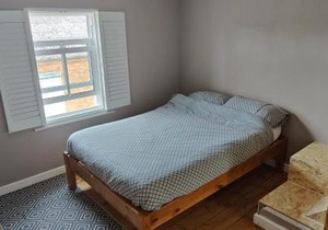 Town Centre House with free parking