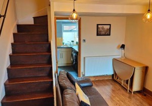 Town Centre House with free parking