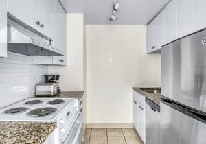 Trendy Back Bay Studio w/W/D & Gym, near Copley T & Shops, by Blueground