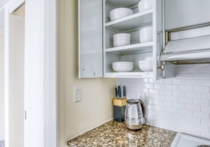 Trendy Back Bay Studio w/W/D & Gym, near Copley T & Shops, by Blueground