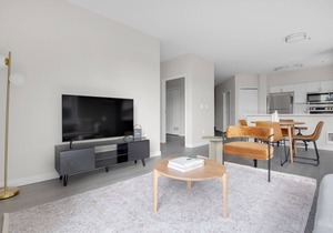 Trendy Bellevue 2BR w/Pool, Spa & Gym, close to shopping, by Blueground