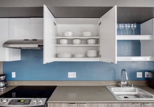 Trendy Capitol Hill Studio w/Gym & Roof Deck, near I-5, by Blueground