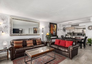 TRENDY Lakefront + 3 KING beds + HEATED pool