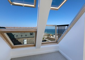 Trevail Penthouse - Fabulous Views - Sleeps 4 with Parking