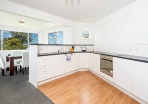 TRI-LIVING WITH COASTAL VIEWS / TAMBORINE MOUNTAIN