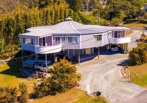 TRI-LIVING WITH COASTAL VIEWS / TAMBORINE MOUNTAIN