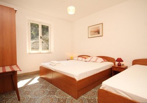 Triple Room Lucica 990d