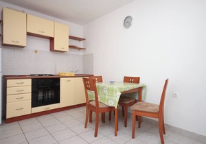 Two bedroom apartment near beach Zubovići, Pag (A-6356-c)