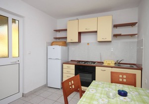 Two bedroom apartment near beach Zubovići, Pag (A-6356-c)