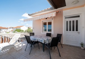 Two bedroom apartment near beach Bibinje, Zadar (A-5865-b)