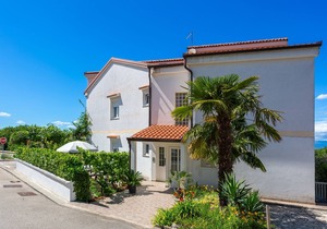 Two bedroom apartment with terrace and sea view Njivice, Krk (A-5295-c)