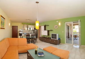 Two bedroom apartment with balcony and sea view Postira, Brač (A-15242-b)