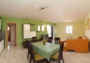 Two bedroom apartment with balcony and sea view Postira, Brač (A-15242-b)