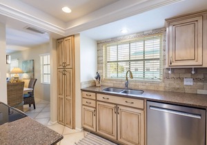 Unit 140- 2 Bedroom 2 Bathroom Gulf Side Club Corner Condominium