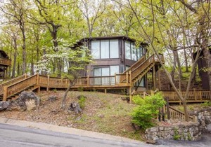 UNIT 17 - TREETOP 2 BEDROOM VILLA