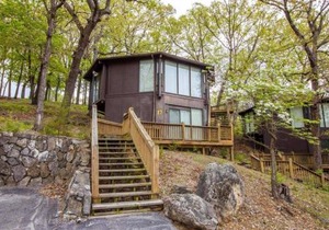 UNIT 17 - TREETOP 2 BEDROOM VILLA