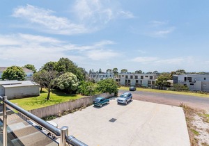 Unit 3-83 Thompson Ave, in the heart of Cowes, includes linen.