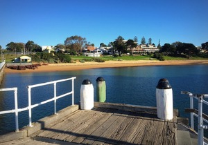 Unit 3-83 Thompson Ave, in the heart of Cowes, includes linen.