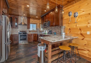 Unobstructed Views, Luxury 4BR Cabin.