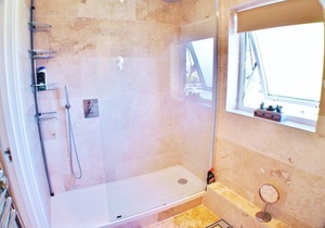 Unparalleled water views in the heart of London