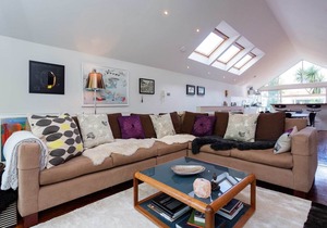 UP TO 20% OFF - Brilliant in Balham - Three Bedroom Apartment, Sleeps 5 - Veeve