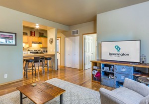 Updated condo with Pine Forest Views, Bikes - POWDK7