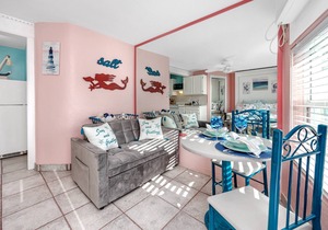 Updated! Just Steps to the Sand! FREE Activities! Onsite Laundry & Free Parking ~ Sea Rocket #1