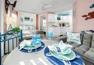 Updated! Just Steps to the Sand! FREE Activities! Onsite Laundry & Free Parking ~ Sea Rocket #1