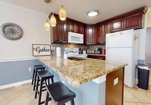 Upgraded Guadalupe River Condo -WW L301 *Free Tubes with Rental*