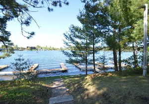 Upscale Lakefront 3 Bdrm Townhouse on Lake Minocqua. Walk to Downtown!