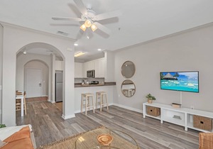 Upstay Large Family Condo w Pool, Sauna